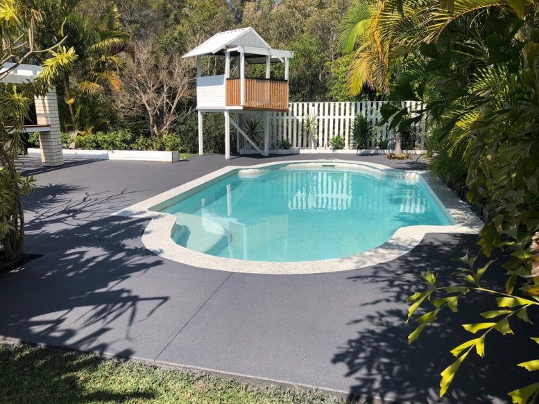 Concrete resurfacing vs tiling
